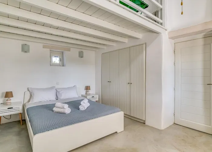 Semesterbostad A Summer House A Few Steps From The Santa Maria (Paros)